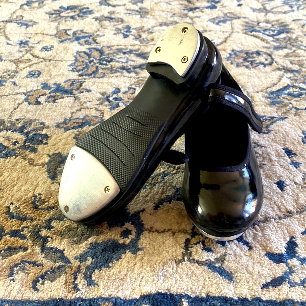 Girls Black Tap Shoes Size 13.5